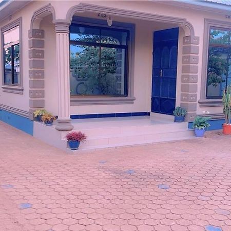 Boma la Ngombe Evelina Houseホステル エクステリア 写真