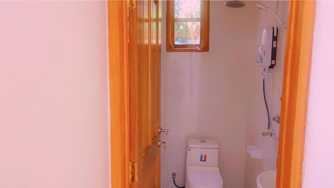 Boma la Ngombe Evelina Houseホステル エクステリア 写真